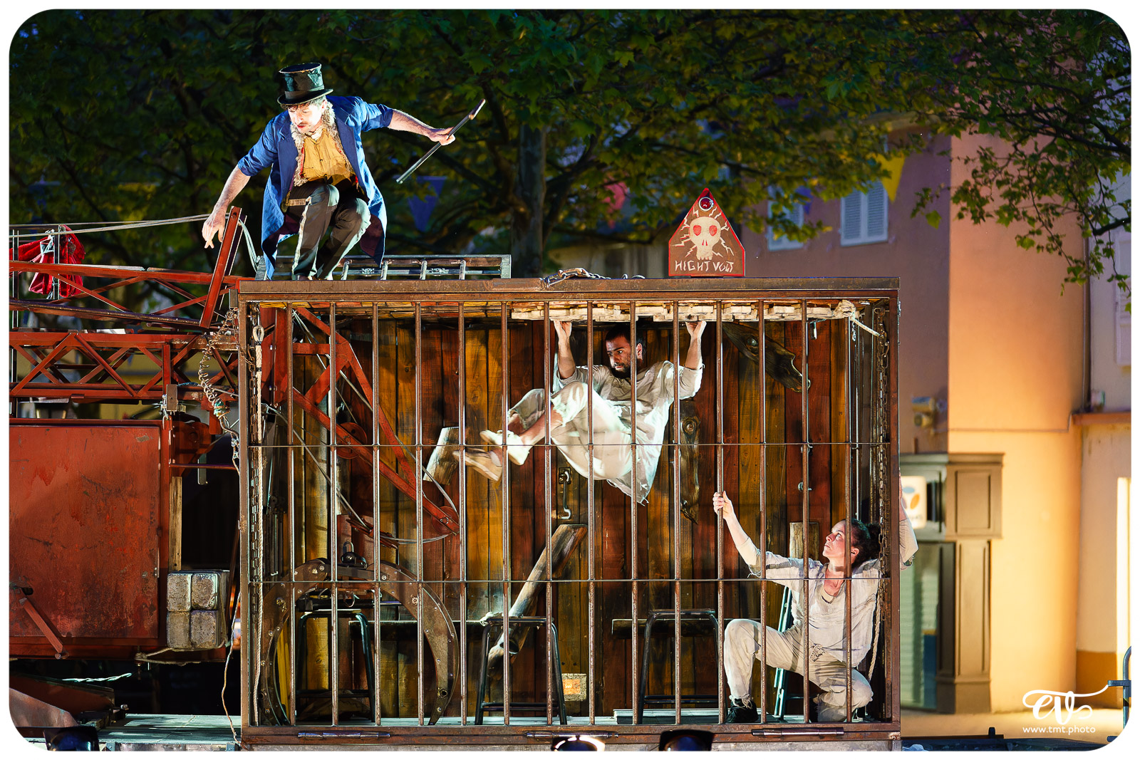 DE CHAIR ET D'ACIER (CIE 100 RACINES)